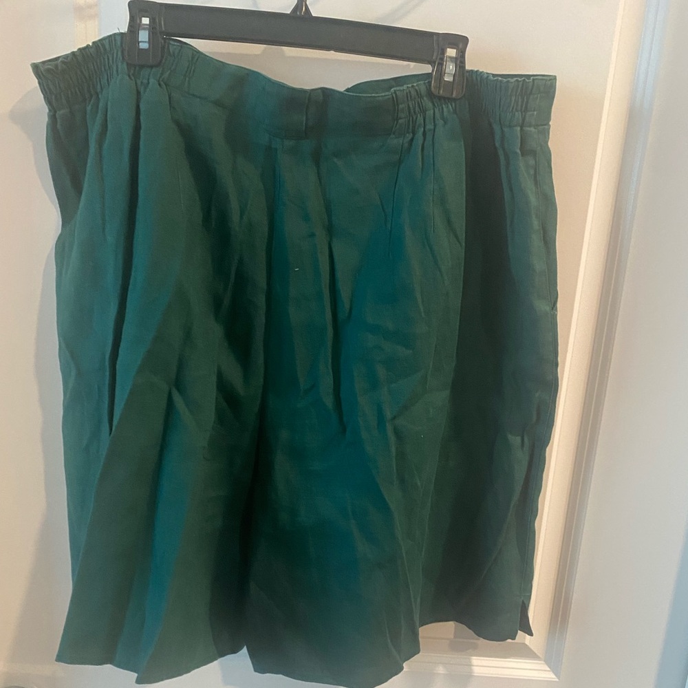 VALERIE STEVENS WOMEN’S SHORTS